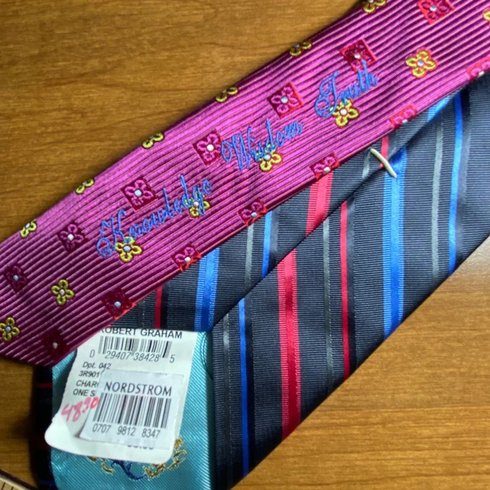 Robert Graham Mens Silk Tie Blue Pink Striped Knowledge Wisdom Truth Made in USA